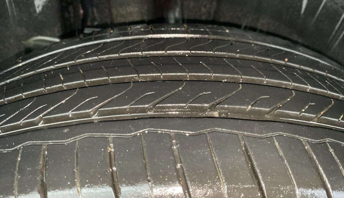 2023 Maruti FRONX DELTA PLUS 1.2L AGS, Petrol, Automatic, 12,379 km, Right Rear Tyre Tread