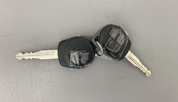 2023 Maruti FRONX DELTA PLUS 1.2L AGS, Petrol, Automatic, 12,379 km, Key Close Up