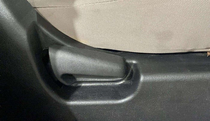 2016 Maruti Wagon R 1.0 VXI, Petrol, Manual, 91,006 km, Driver Side Adjustment Panel