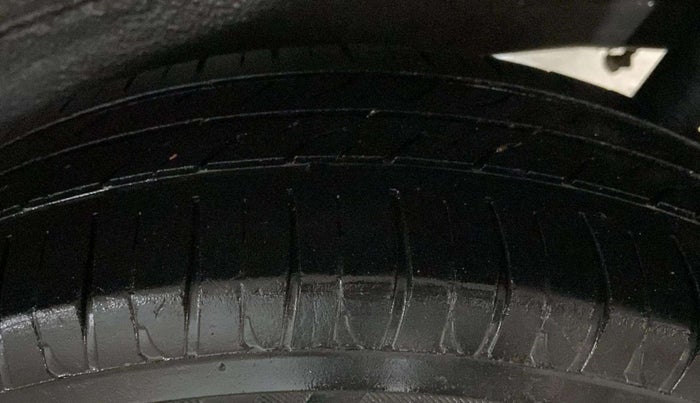 2016 Maruti Wagon R 1.0 VXI, Petrol, Manual, 91,006 km, Left Rear Tyre Tread