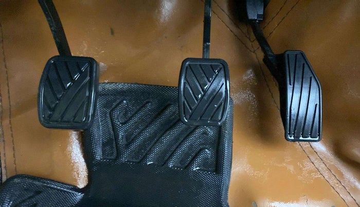 2024 Maruti Ertiga VXi (O), Petrol, Manual, 38,169 km, Pedals