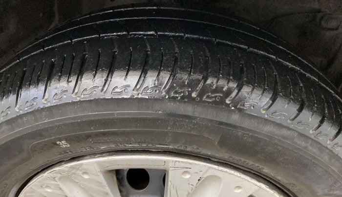 2017 Honda Amaze 1.2L I-VTEC S, Petrol, Manual, 74,152 km, Right Front Tyre Tread