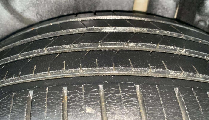 2016 Maruti Swift Dzire ZDI, Diesel, Manual, 74,808 km, Left Rear Tyre Tread