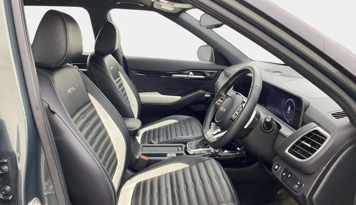 2024 KIA SELTOS  GTX Plus 1.5 Turbo Petrol DCT, Petrol, Automatic, 25,680 km, Right Side Front Door Cabin
