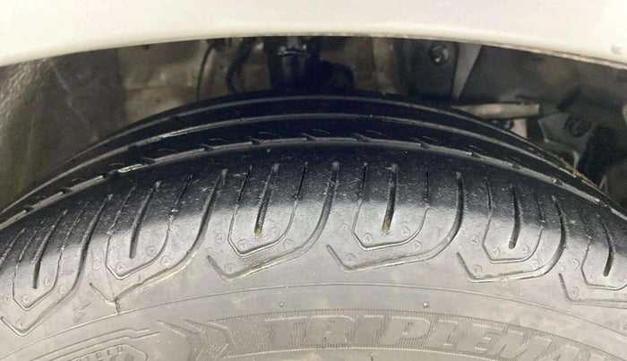 2016 Honda Jazz 1.2L I-VTEC V AT, Petrol, Automatic, 71,703 km, Right Front Tyre Tread