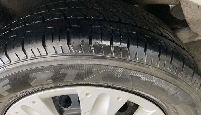 2017 Honda Brio S MT, Petrol, Manual, 81,380 km, Left Front Tyre Tread