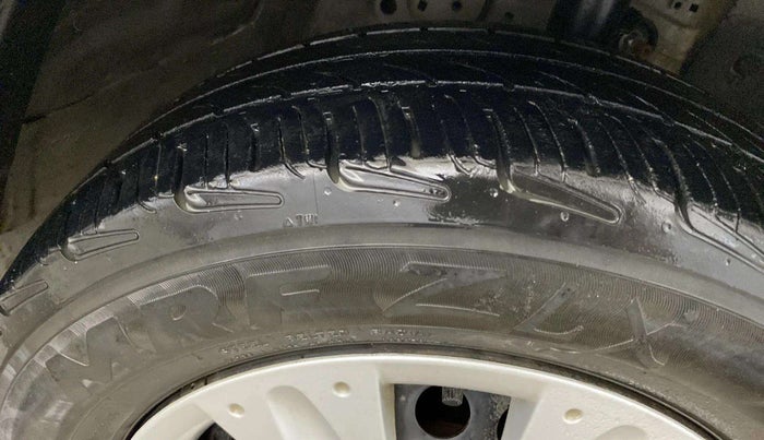 2017 Honda Brio S MT, Petrol, Manual, 81,380 km, Right Front Tyre Tread
