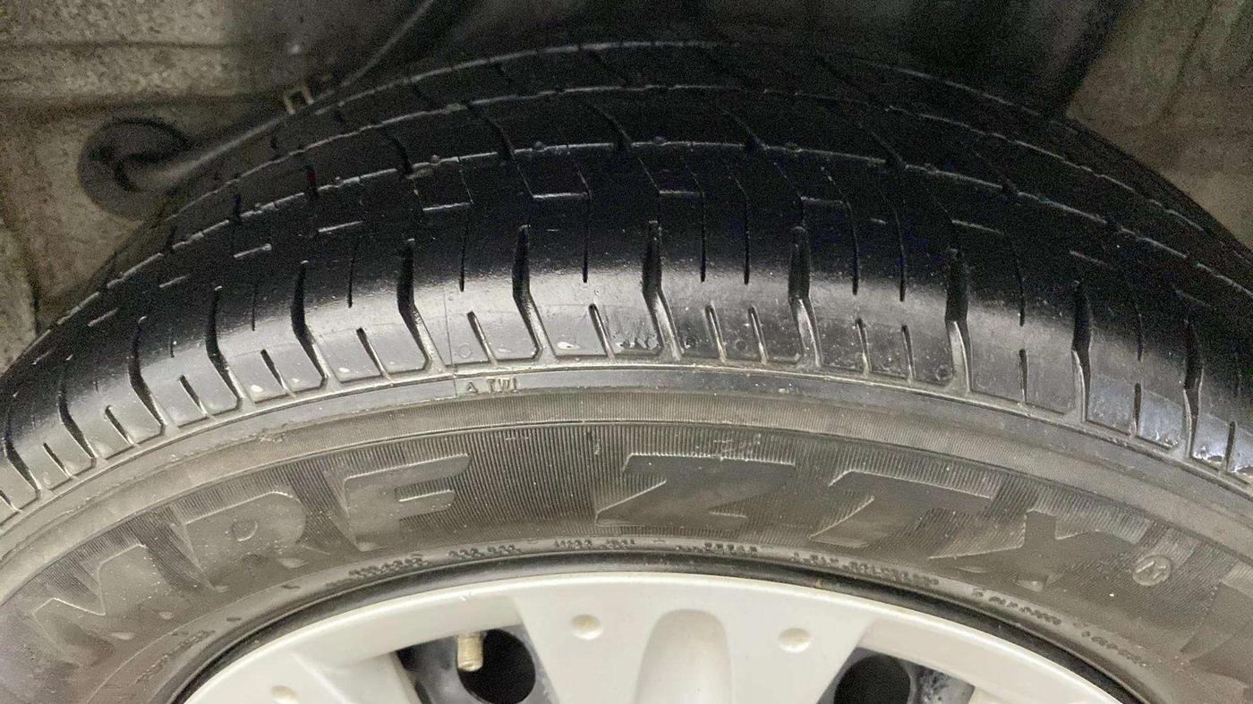 2017 Honda Brio S MT, Petrol, Manual, 81,380 km, Right Rear Tyre Tread