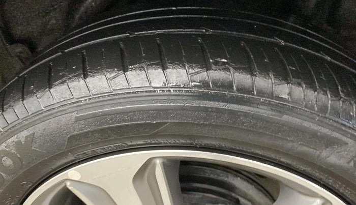 2017 Hyundai Verna 1.6 VTVT SX (O) AT, Petrol, Automatic, 45,752 km, Right Rear Tyre Tread