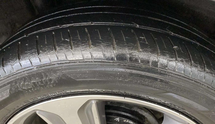 2017 Hyundai Verna 1.6 VTVT SX (O) AT, Petrol, Automatic, 45,752 km, Left Front Tyre Tread