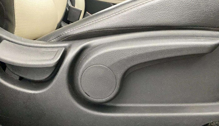 2017 Hyundai Verna 1.6 VTVT SX (O) AT, Petrol, Automatic, 45,752 km, Driver Side Adjustment Panel