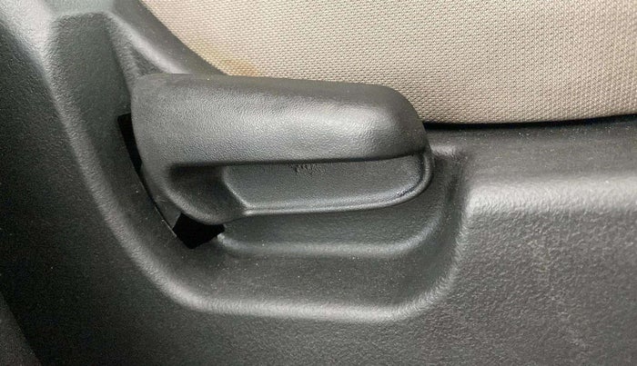 2014 Maruti Wagon R 1.0 VXI, Petrol, Manual, 51,031 km, Driver Side Adjustment Panel