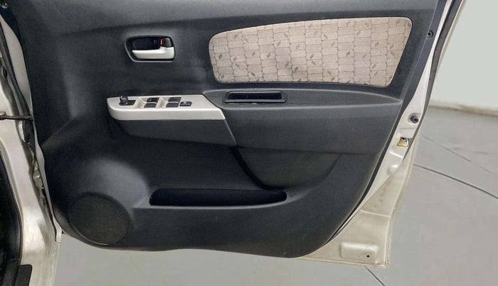 2014 Maruti Wagon R 1.0 VXI, Petrol, Manual, 51,031 km, Driver Side Door Panels Control