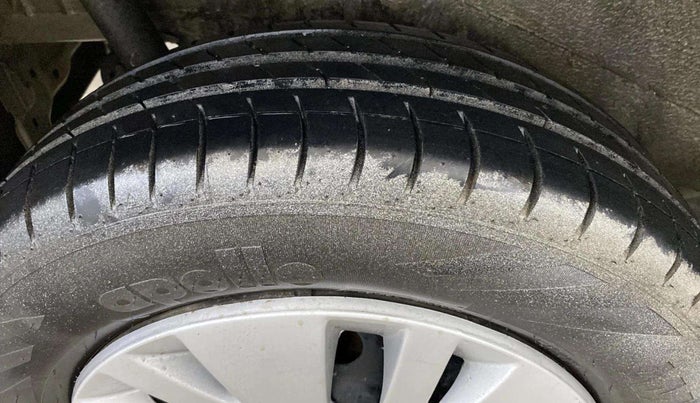 2014 Maruti Wagon R 1.0 VXI, Petrol, Manual, 51,031 km, Left Front Tyre Tread