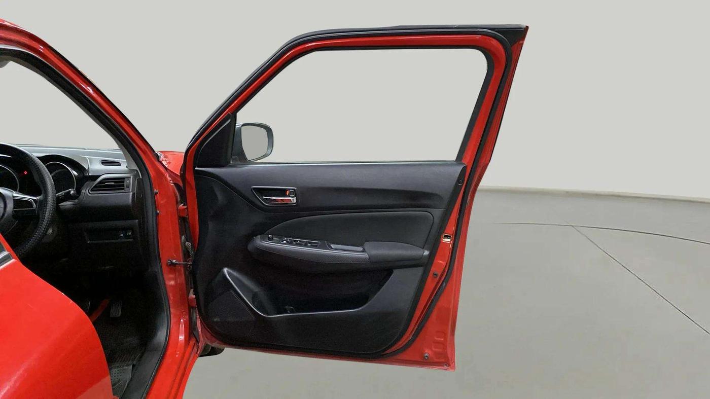 2020 Maruti Swift VXI, Petrol, Manual, 32,037 km, RHS Front Door