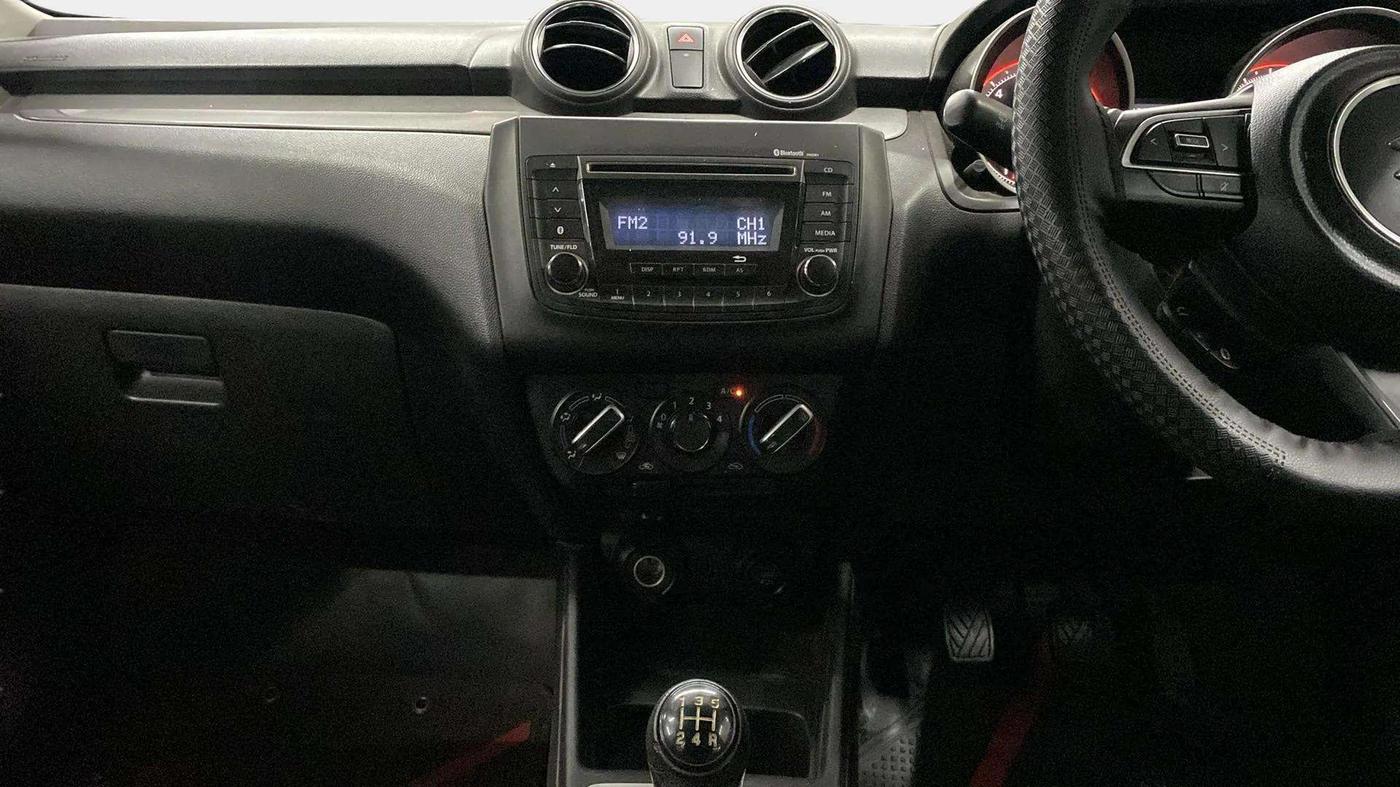 2020 Maruti Swift VXI, Petrol, Manual, 32,037 km, Air Conditioner