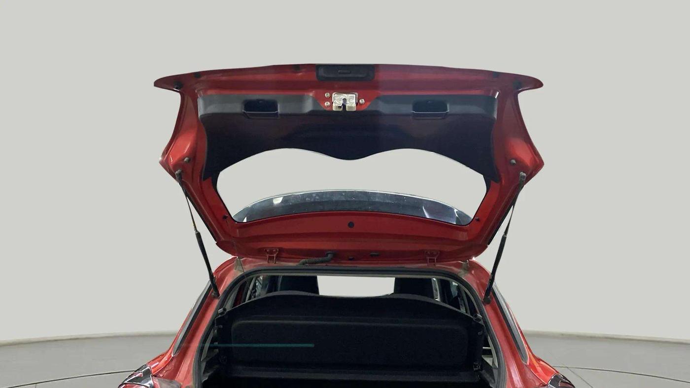2020 Maruti Swift VXI, Petrol, Manual, 32,037 km, Boot Door Open