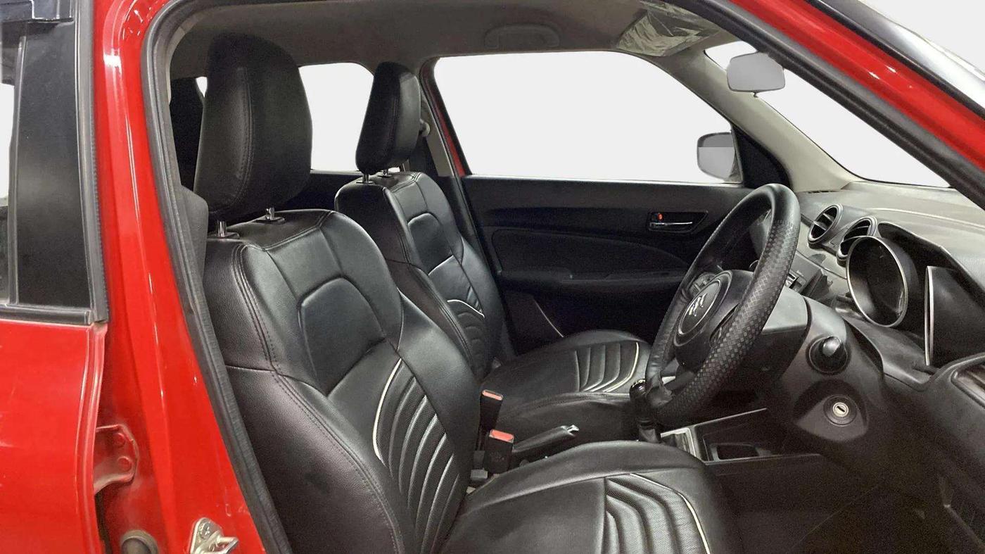 2020 Maruti Swift VXI, Petrol, Manual, 32,037 km, Right Side Front Door Cabin