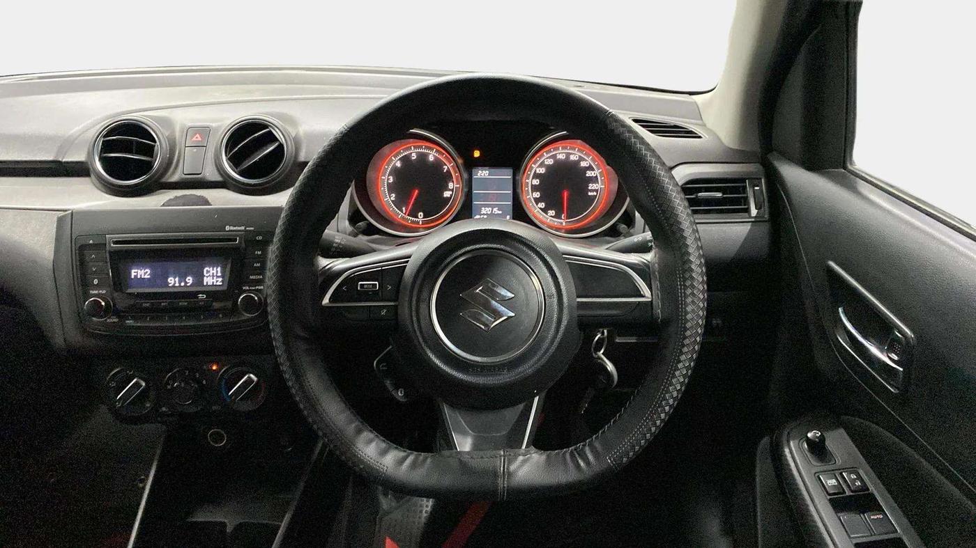 2020 Maruti Swift VXI, Petrol, Manual, 32,037 km, Steering Wheel Close Up