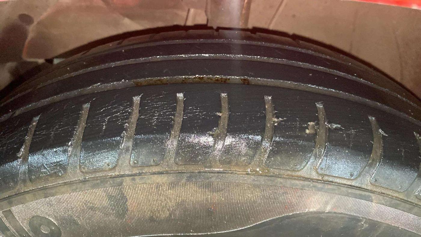 2020 Maruti Swift VXI, Petrol, Manual, 32,037 km, Left Front Tyre Tread