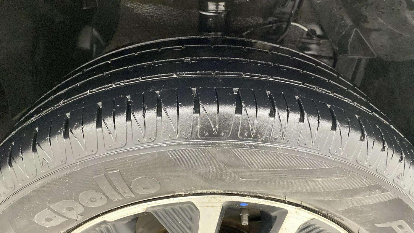 2020 Maruti Vitara Brezza ZXI PLUS AT SHVS, Petrol, Automatic, 90,647 km, Right Front Tyre Tread