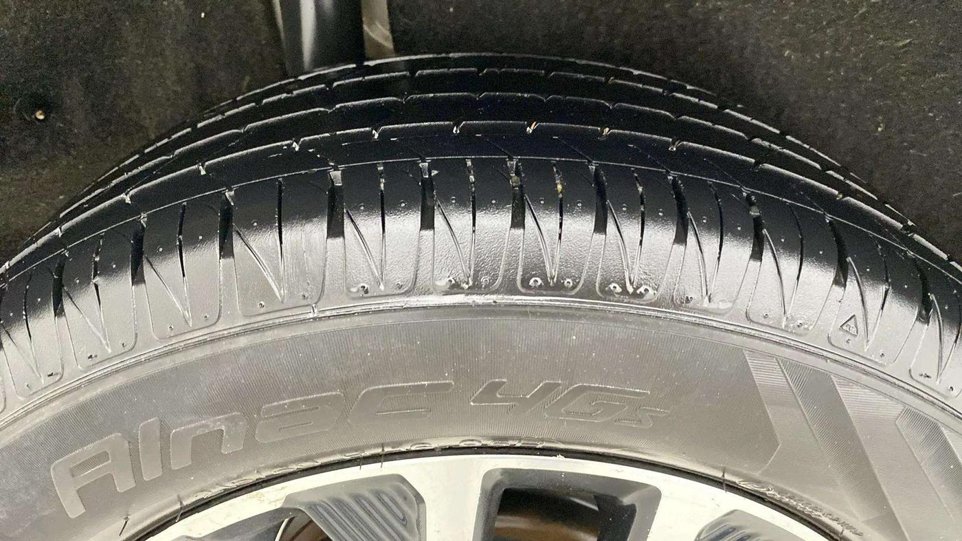 2020 Maruti Vitara Brezza ZXI PLUS AT SHVS, Petrol, Automatic, 90,647 km, Right Rear Tyre Tread