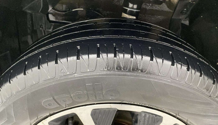 2020 Maruti Vitara Brezza ZXI PLUS AT SHVS, Petrol, Automatic, 90,633 km, Left Front Tyre Tread