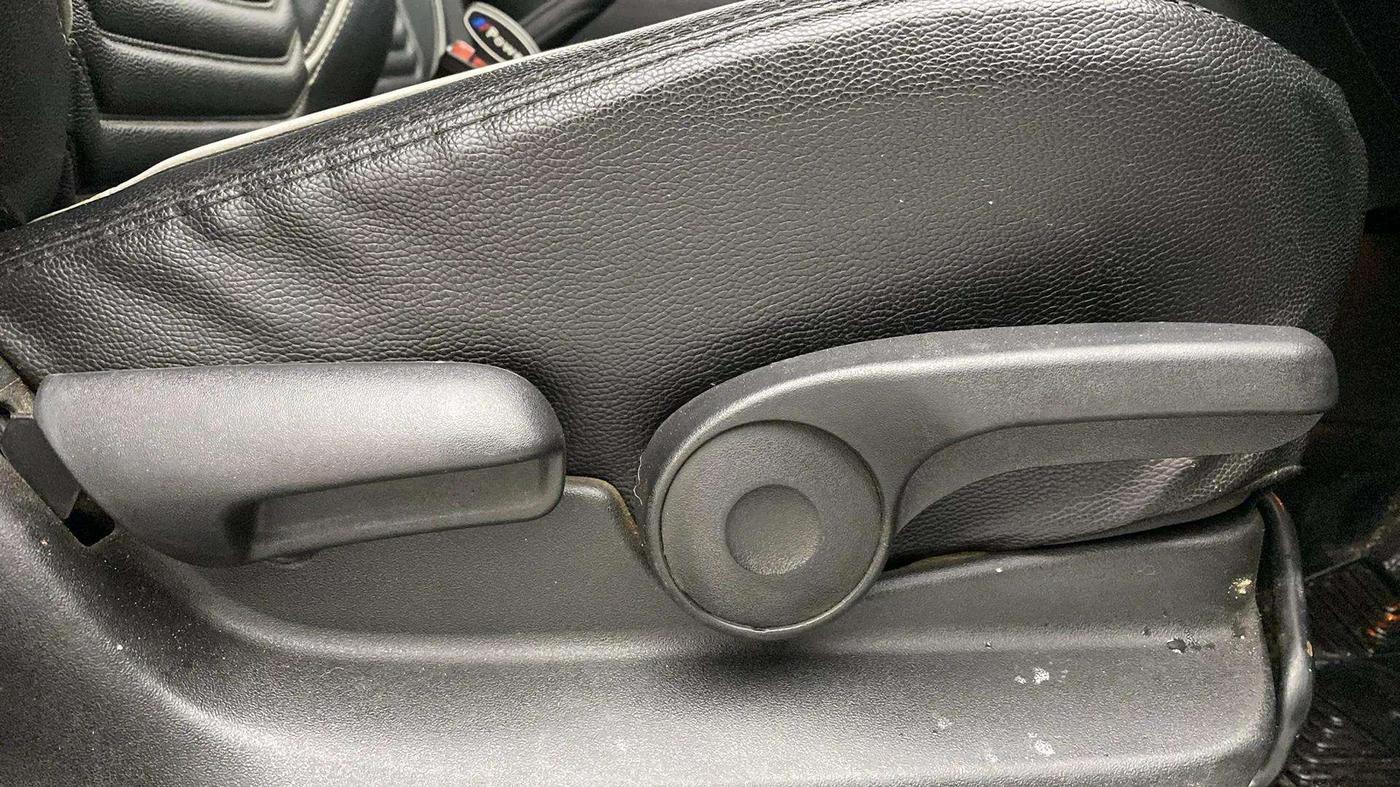 2020 Maruti Vitara Brezza ZXI PLUS AT SHVS, Petrol, Automatic, 90,647 km, Driver Side Adjustment Panel