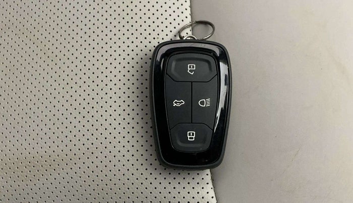2024 Tata NEXON CREATIVE+ SUNROOF DCA 1.2 PETROL, Petrol, Automatic, 15,934 km, Key Close Up