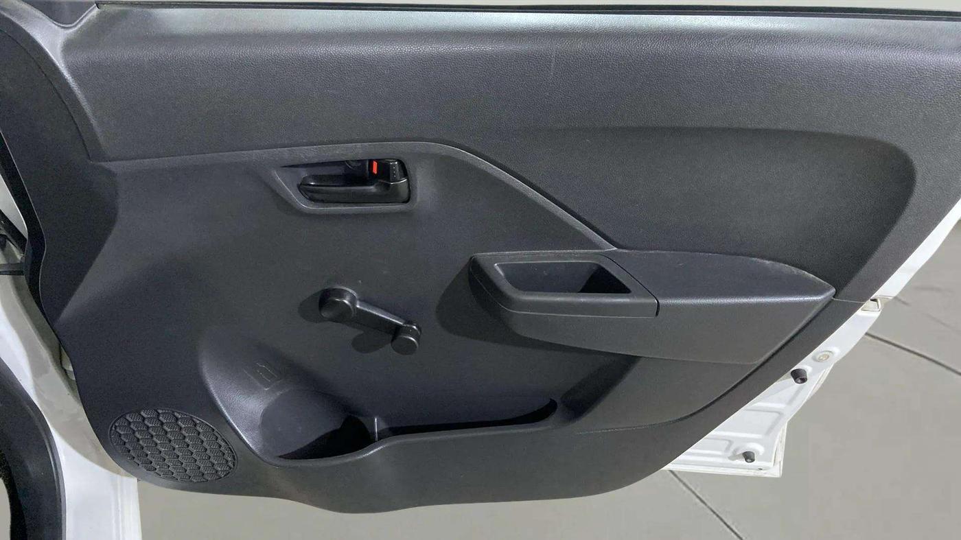 2022 Maruti Alto K10 LXI, Petrol, Manual, 53,111 km, Driver Side Door Panels Control