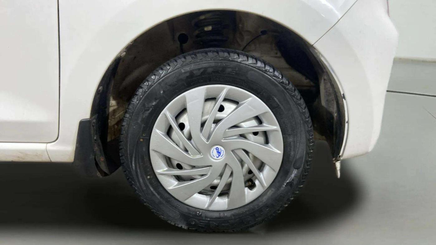 2022 Maruti Alto K10 LXI, Petrol, Manual, 53,111 km, Right Front Wheel