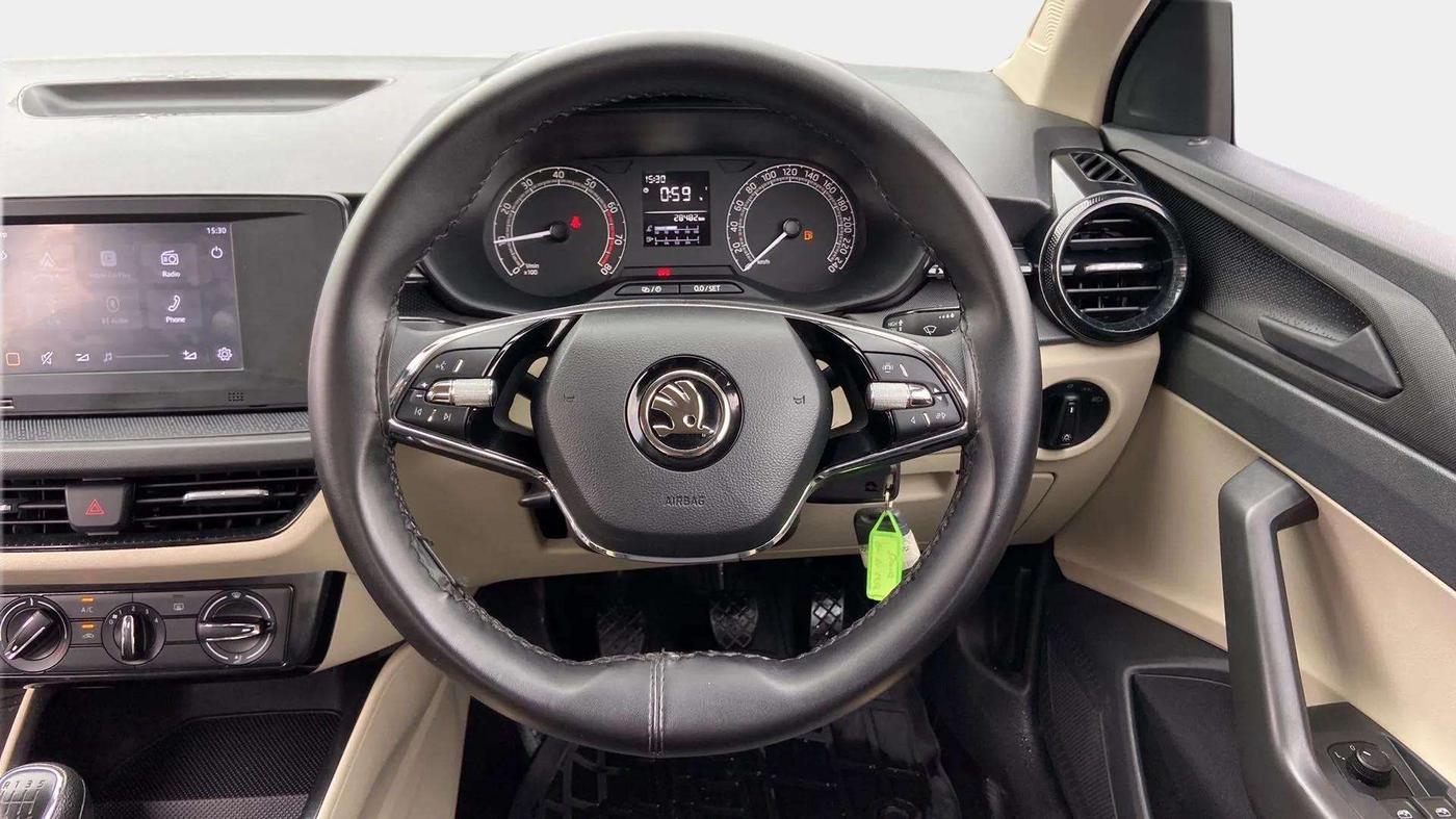 2022 Skoda SLAVIA ACTIVE 1.0L TSI MT, Petrol, Manual, 28,474 km, Steering Wheel Close Up