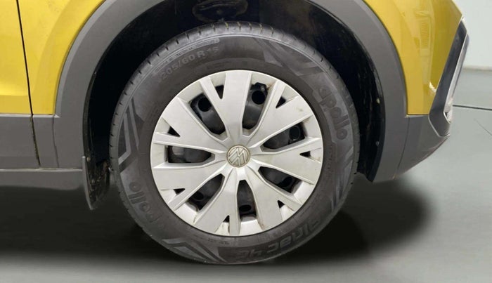 2022 Volkswagen TAIGUN COMFORTLINE 1.0 TSI MT, Petrol, Manual, 22,489 km, Right Front Wheel