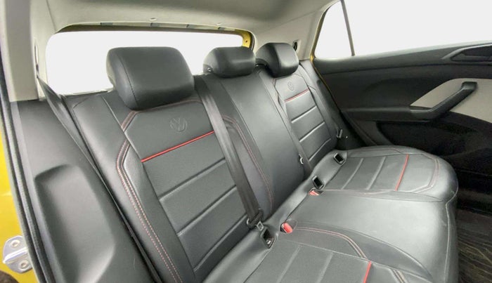 2022 Volkswagen TAIGUN COMFORTLINE 1.0 TSI MT, Petrol, Manual, 22,489 km, Right Side Rear Door Cabin