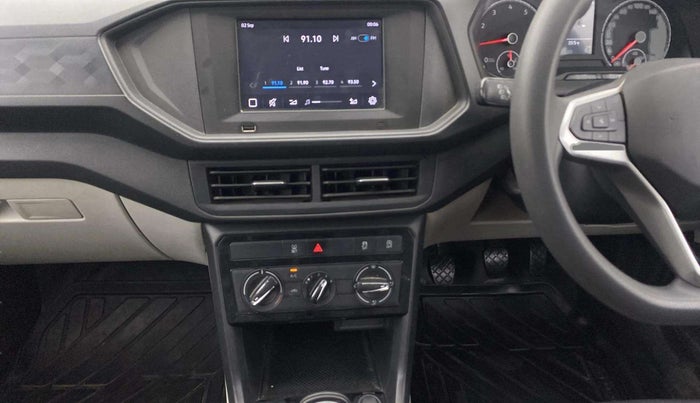 2022 Volkswagen TAIGUN COMFORTLINE 1.0 TSI MT, Petrol, Manual, 22,489 km, Air Conditioner