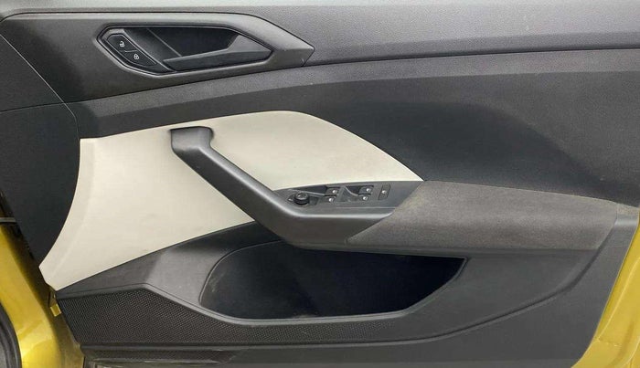 2022 Volkswagen TAIGUN COMFORTLINE 1.0 TSI MT, Petrol, Manual, 22,489 km, Driver Side Door Panels Control
