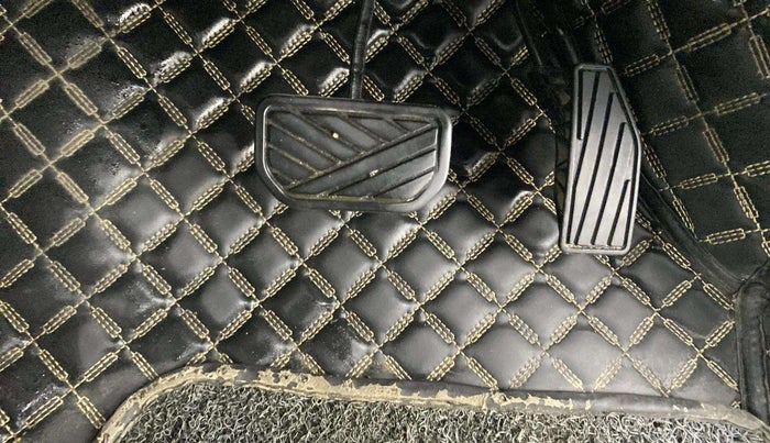 2019 Maruti Swift ZXI AMT, Petrol, Automatic, 55,800 km, Pedals
