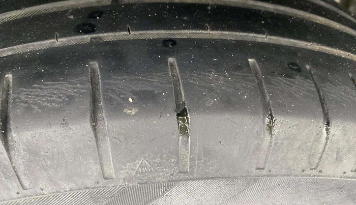 2019 Maruti Swift ZXI AMT, Petrol, Automatic, 55,800 km, Right Front Tyre Tread