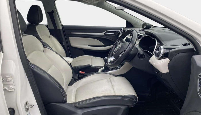 2022 MG ASTOR SHARP EX 1.5 MT, Petrol, Manual, 52,293 km, Right Side Front Door Cabin