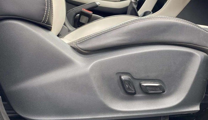 2022 MG ASTOR SHARP EX 1.5 MT, Petrol, Manual, 52,293 km, Driver Side Adjustment Panel