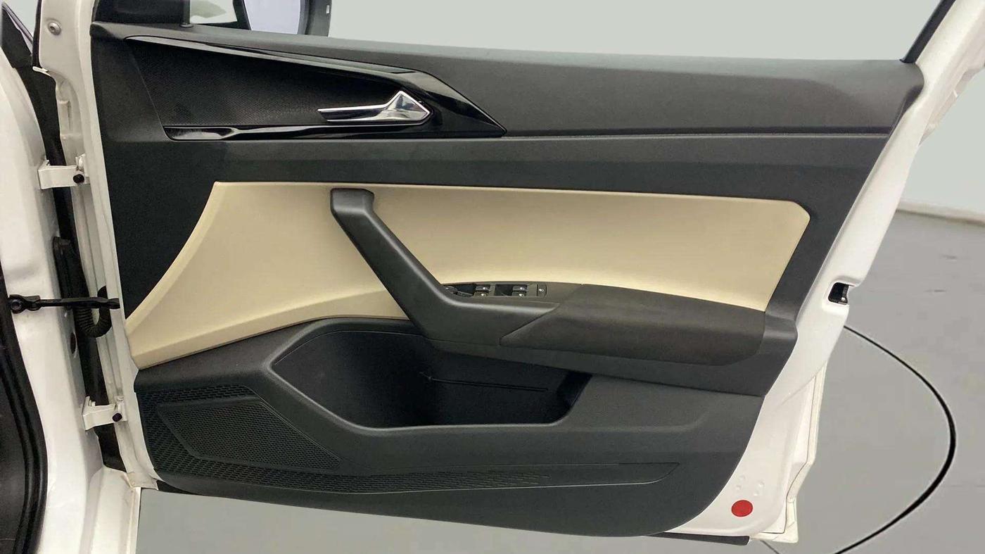 2022 Skoda SLAVIA AMBITION 1.0L TSI MT, Petrol, Manual, 26,242 km, Driver Side Door Panels Control