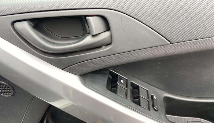 2023 Tata NEXON XM PLUS SUNROOF PETROL, Petrol, Manual, 13,424 km, Driver Side Door Panels Control