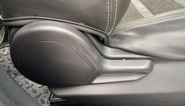 2023 Tata NEXON XM PLUS SUNROOF PETROL, Petrol, Manual, 13,424 km, Driver Side Adjustment Panel
