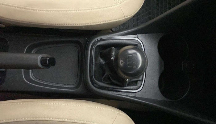 2016 Volkswagen Ameo COMFORTLINE 1.2L, Petrol, Manual, 77,229 km, Gear Lever