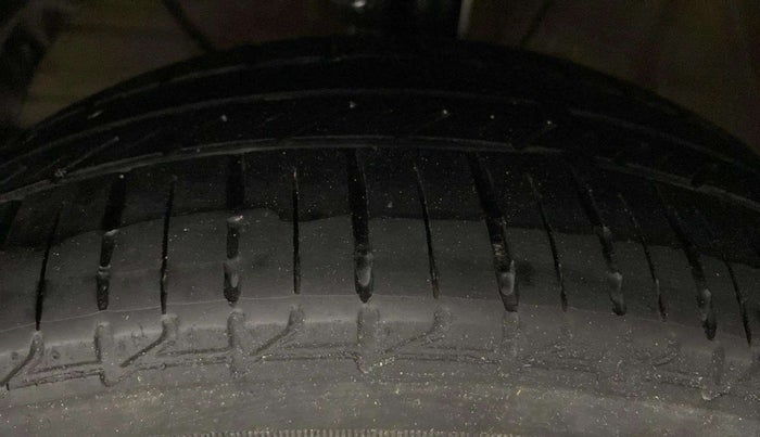 2018 Maruti Swift ZXI AMT, Petrol, Automatic, 74,066 km, Left Front Tyre Tread