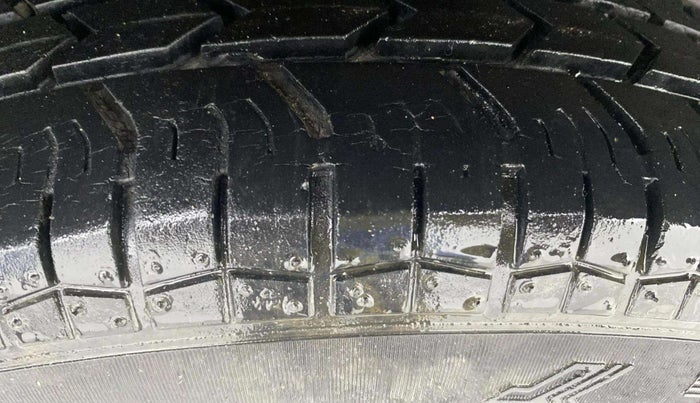 2014 Maruti Swift Dzire VXI, Petrol, Manual, 47,234 km, Right Rear Tyre Tread
