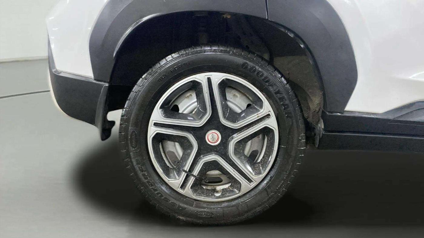 2023 Nissan MAGNITE XE, Petrol, Manual, 40,347 km, Right Rear Wheel