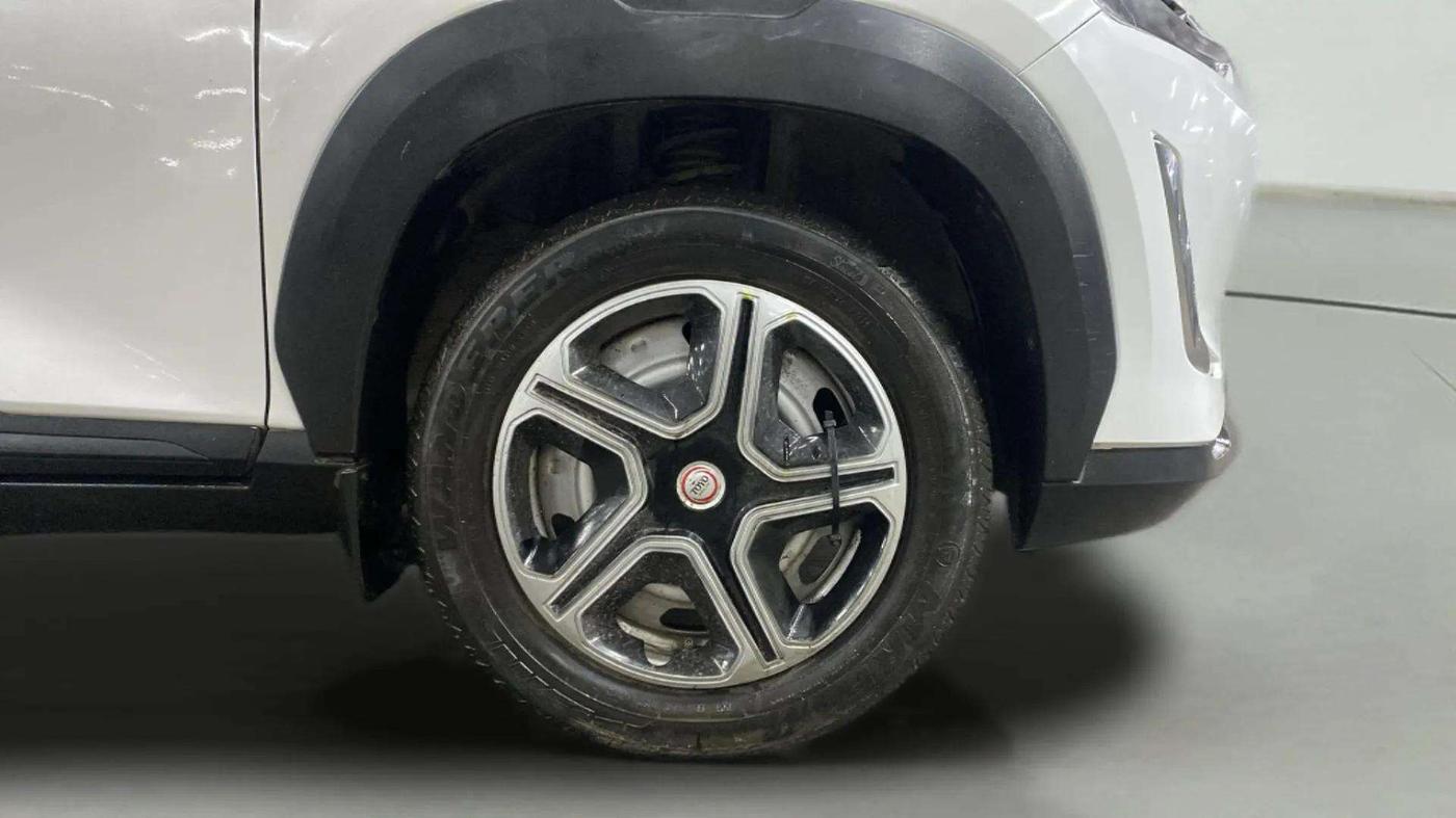 2023 Nissan MAGNITE XE, Petrol, Manual, 40,347 km, Right Front Wheel