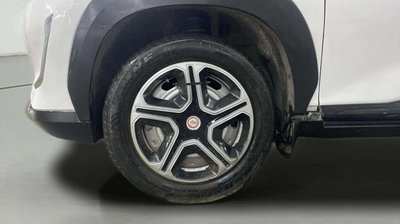 2023 Nissan MAGNITE XE, Petrol, Manual, 40,347 km, Left Front Wheel