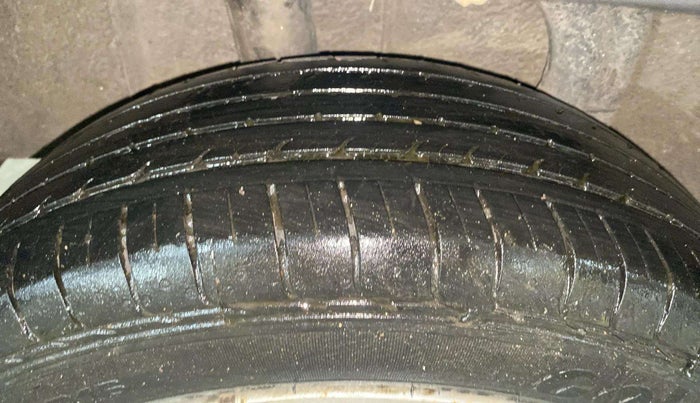 2023 Nissan MAGNITE XE, Petrol, Manual, 40,273 km, Right Rear Tyre Tread